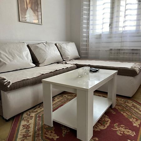 Day & Night Apartment Cuprija Exterior photo